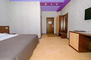Гостиница Авангард Краснодар Двухместный номер с 1 кроватью - Цокольный этаж-7