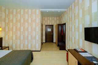 Гостиница Авангард Краснодар Двухместный номер эконом-класса с 1 кроватью или 2 отдельными кроватями-5