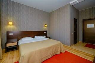 Гостиница Авангард Краснодар Стандарт с большой кроватью-4