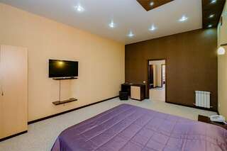 Гостиница Авангард Краснодар Люкс двухкомнатный с балконом-2