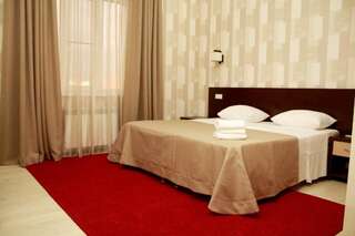 Гостиница Авангард Краснодар Двухместный номер Делюкс с 1 кроватью или 2 отдельными кроватями-9