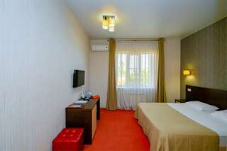 Гостиница Авангард Краснодар Стандарт с большой кроватью-8