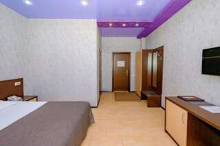 Гостиница Авангард Краснодар Двухместный номер с 1 кроватью - Цокольный этаж-2