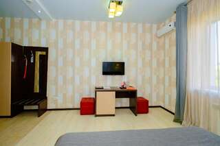Гостиница Авангард Краснодар Двухместный номер эконом-класса с 1 кроватью или 2 отдельными кроватями-3